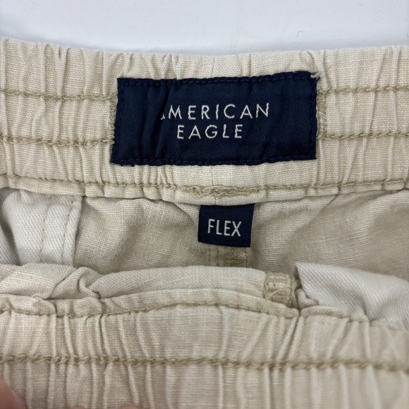 American Eagle 5.5" Flex Lived-In Trekker Shorts Men's XS Khaki Chino Everyday - Picture 3 of 6